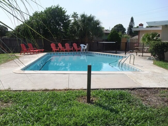 Building Photo - 257 Boylston Ave