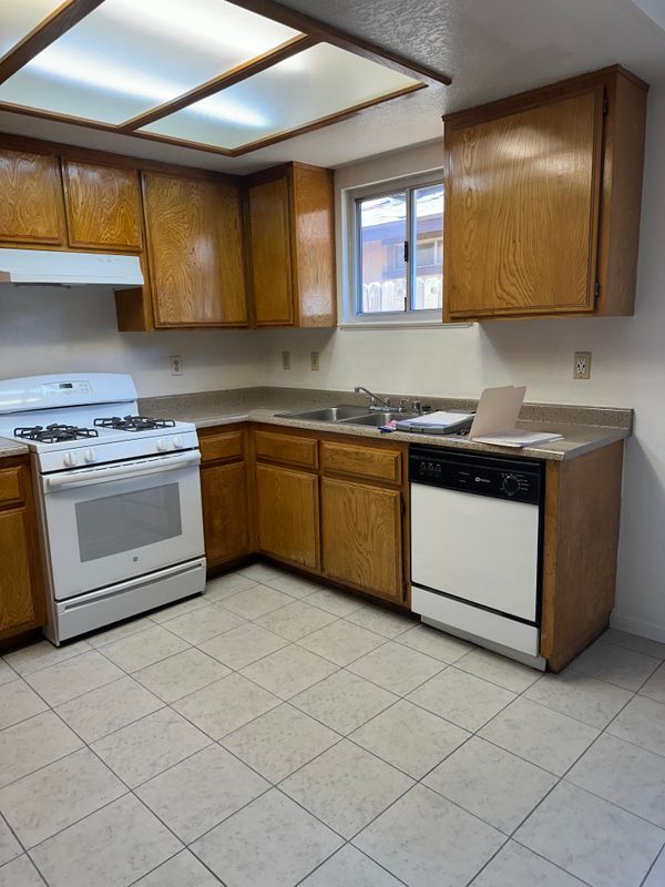 Photo - 16435 Orange St