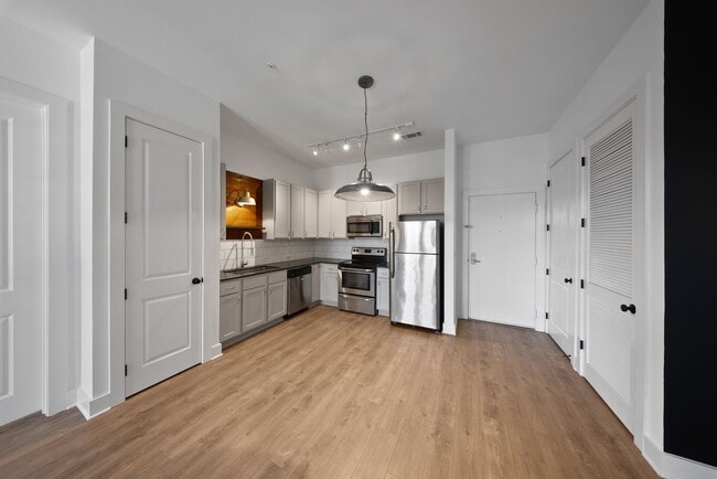 Building Photo - 2 Bedroom Condo Near LSU in a gated community