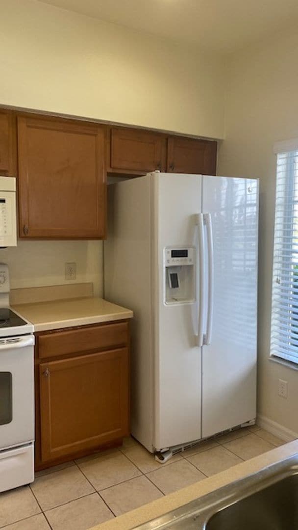 Photo - Gorgeous Light & Bright 3 Bedroom 2.5 Bath Townhome Corner Unit!!