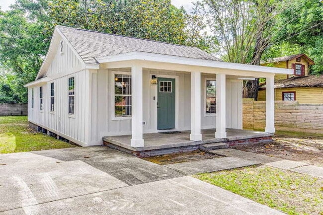 Charming 3-Bedroom, 2-Bath Home Near Downtown Pensacola