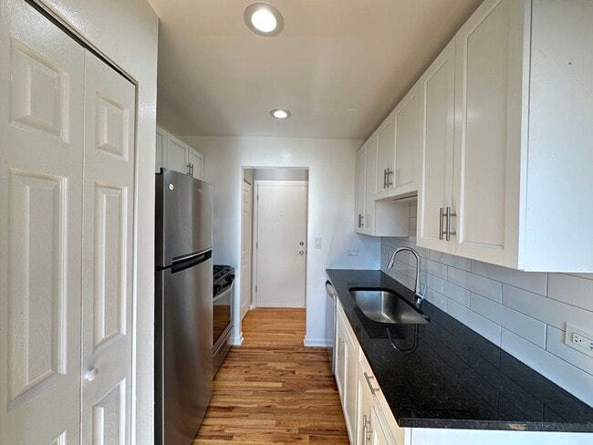 Photo - 6954 N Sheridan Rd Unit 025