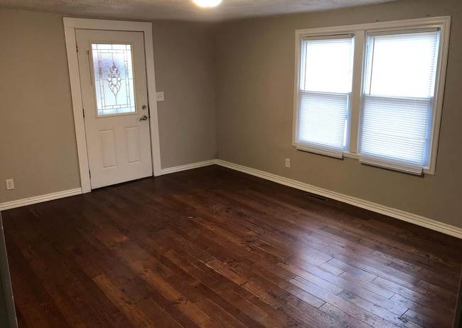 Photo - 3 Bedroom | 1 Bathroom Home | w/car port in drive | PET FRIENDLY