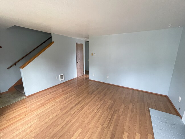 Sala de estar - 10 107th St SE Unidad B