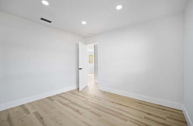 Photo - 1521 NE 148th St