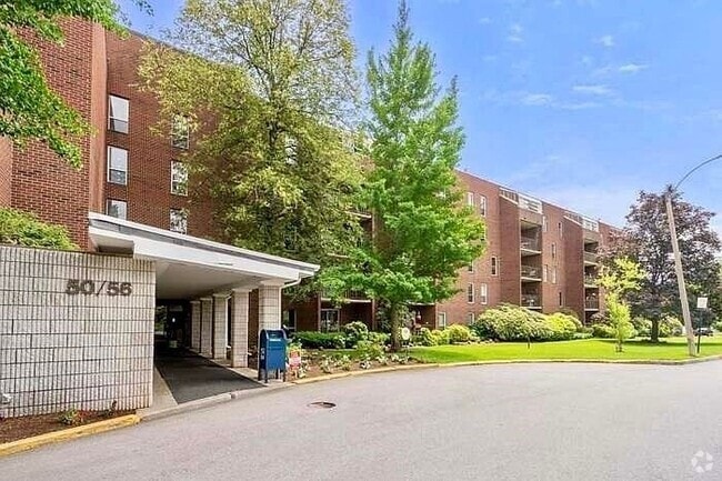 Building Photo - 50-56 Broadlawn Dr Unit 411 Rental