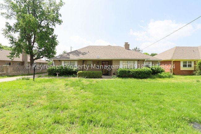 Photo - LARGE | 3 Bed | 2 Bath | Midtown Tulsa