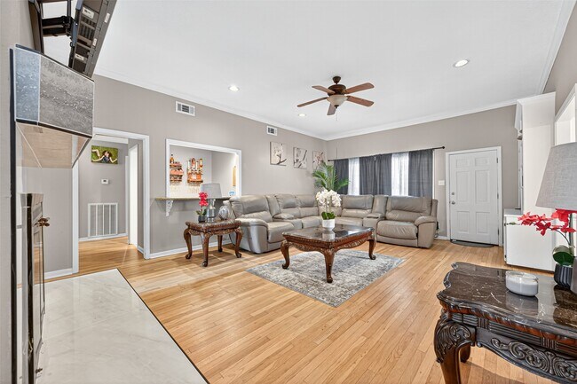 Photo - 25314 Lynbriar Ln