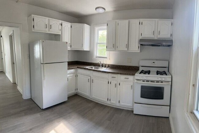 899 Branch Ave Unit 1L