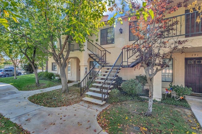 Photo - 2554 Olive Dr