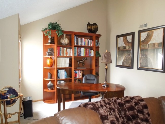 Área de loft - Regal Crest West & Regal Crest Village