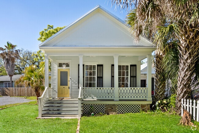 Building Photo - 934 Conti St Rental