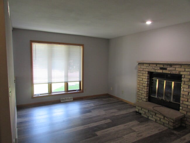 Photo - 7653 Farmington Way