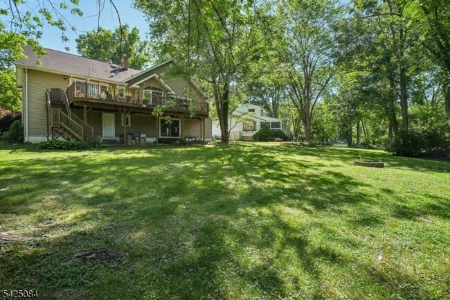 Photo - 195 Chaucer Dr