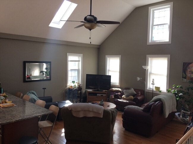 Photo - 2A Lorenzo St Unit 2
