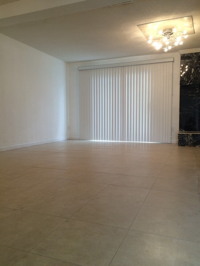 Photo - 9620 Vinca Cir Unit 1