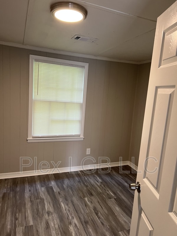 Photo - 206 1/2 East Crovat Street