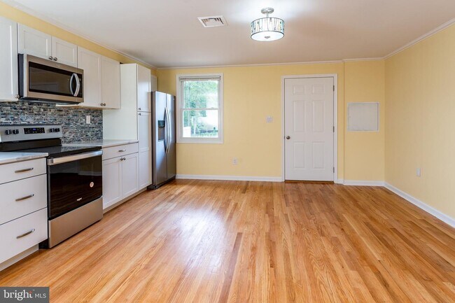 Photo - 15 Cranbury Rd Unit 2