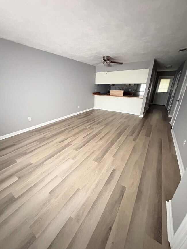 Photo - Recently Remodeled 2 Bedroom 1 Bathroom Duplex!