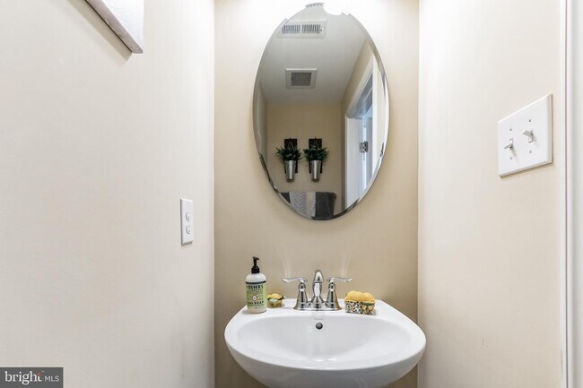 Photo - 103 Sammy St