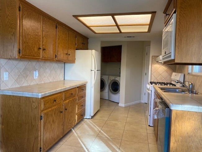 Photo - Beautiful 2 Bedroom/2 Bathroom Home with a Great Room, Fireplace and access to shared swimming pool