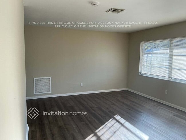 Photo - 1827 Barbara Ln