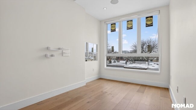 Photo - 1129 Halsey St