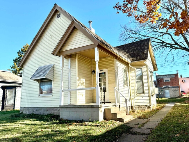 Photo - 1816 Chase St House