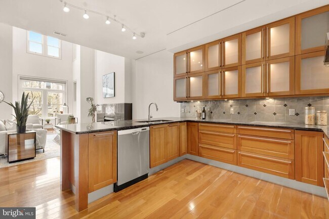 1324 Q St NW Unit PH B
