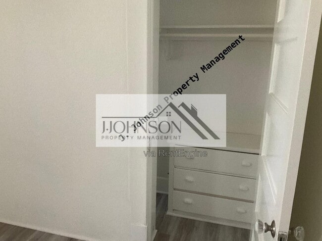 830 N Van Buren St Unit A