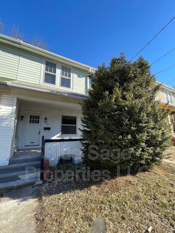 Photo - 205 East St Townhome