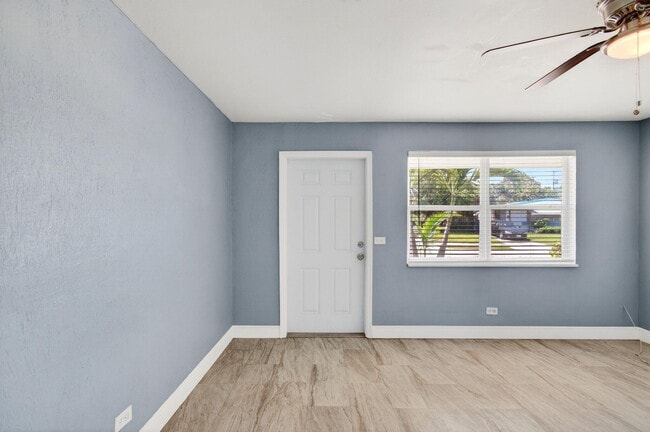 Photo - 240 SW 15th Ave
