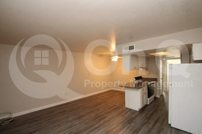 Photo - 3004 E Waltann Ln Unit 6