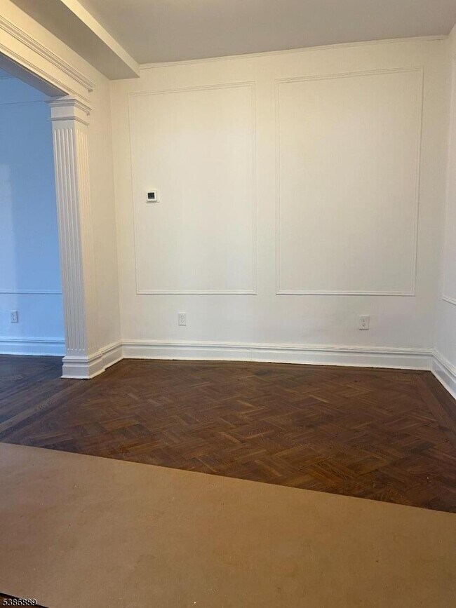 Photo - 347 Park Ave