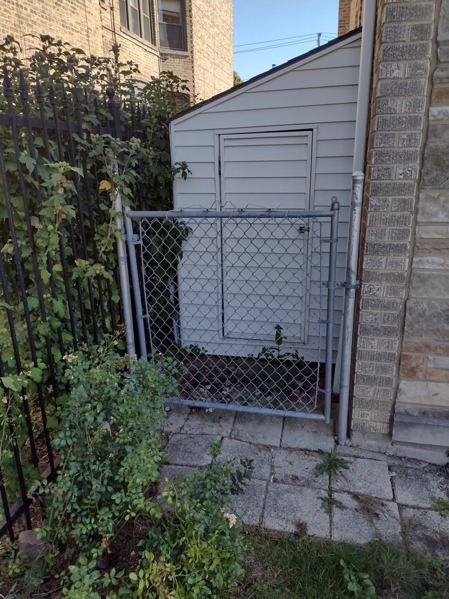 Front view of outside storage - 5617 N Christiana Ave Unit 2