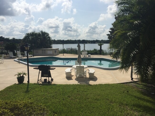 Building Photo - 2885 S Osceola Ave Unit C2