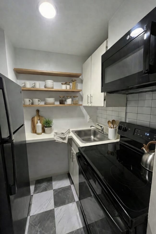 Photo - 2141 I St NW Unidad 203