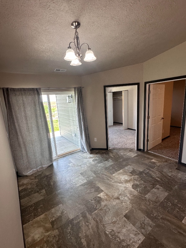 Photo - 301 E Ivy Rd