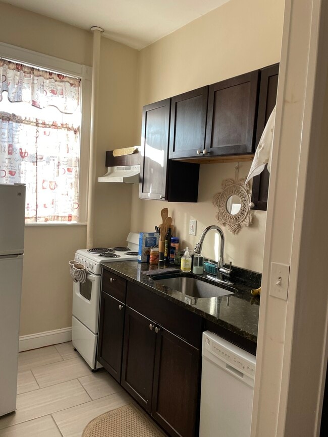 Building Photo - 1177 Commonwealth Ave Unit 2 Rental