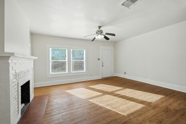 Photo - 2902 Pearl St