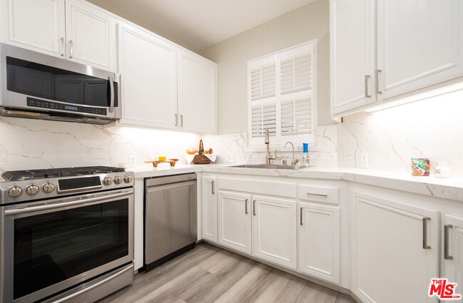 Photo - 596 Fenwick Way Unidad B Rental