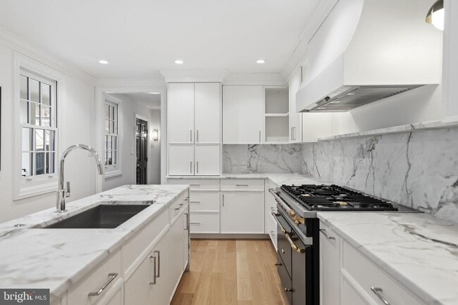 Photo - 3418 Reservoir Rd NW