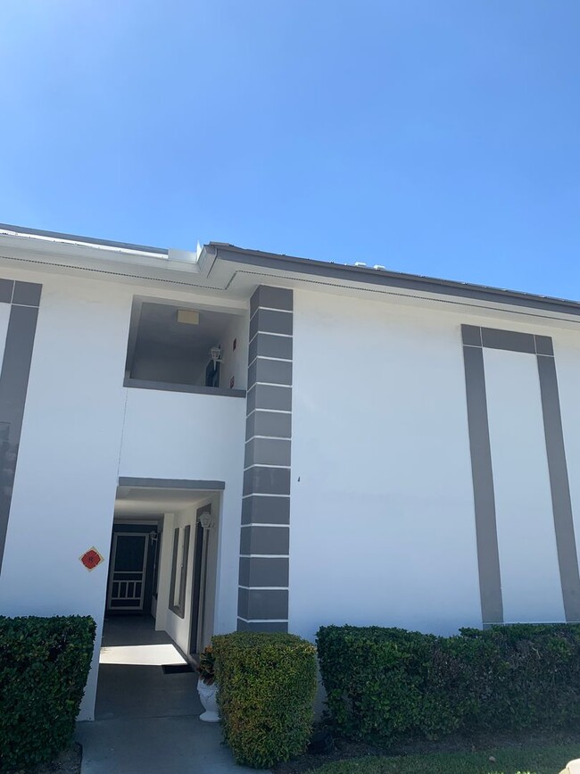 Building Photo - All Utilities included in the rent - 2/... Rental