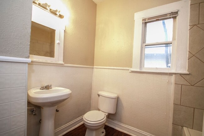 Photo - 1727 Nolan St