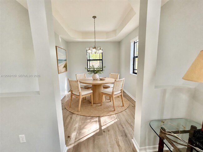 607 NE 35th Ave