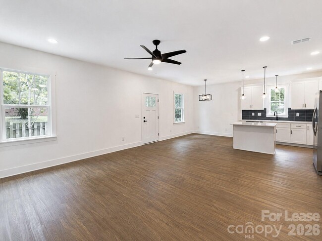 Photo - 216 E Phifer St