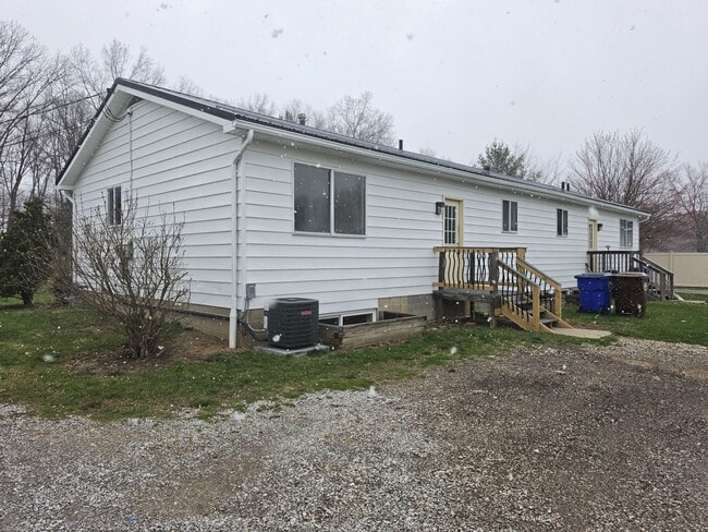 Photo - 3-Bedroom 2 Bath Duplex. Ravenna Ohio.