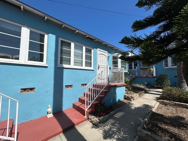 Building Photo - Updated Cottage in Banker's Hill Unit 2151