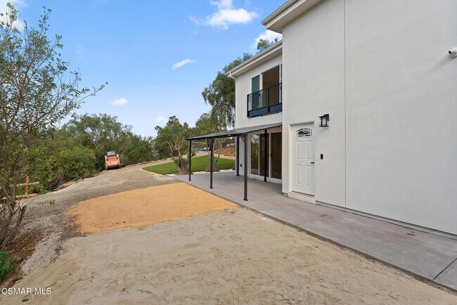 Photo - 265 McKnight Rd