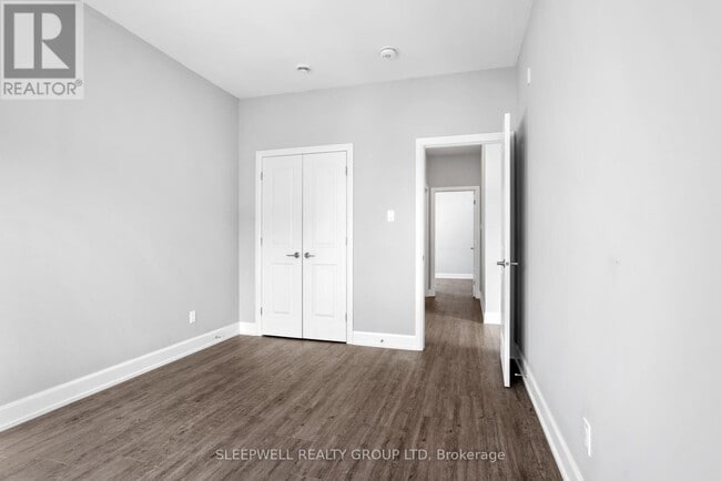 Photo - 975 N Russell Rd Unité 308